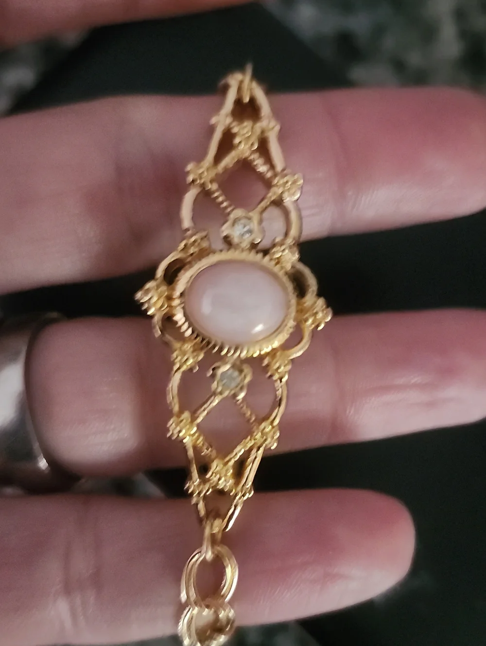 Vtg 70's Avon Gold Tone Filigree Bracelet with Rose Quartz Cabochon